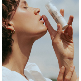 Day'N'Nite Krem nawilżający odbudowujący Make Me Bio 30 ml